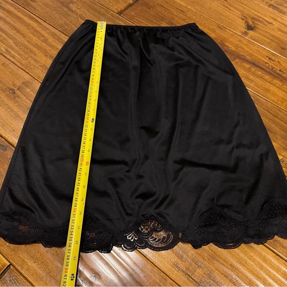 Carroll Reed black satin half slip skirt - Picture 6 of 6